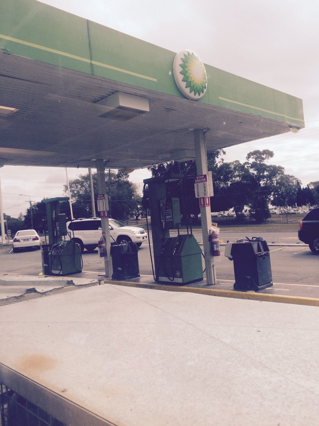 bp | gas station | 271-273 Macdonnell Rd, Clontarf QLD 4019, Australia | 0730920680 OR +61 7 3092 0680