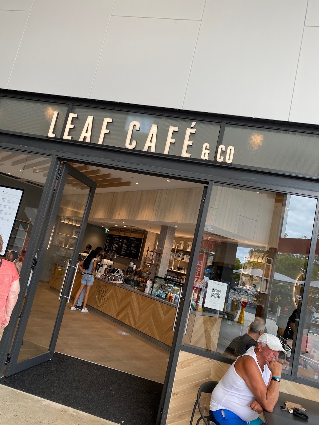Leaf Cafe & Co Emerton Village | shopping mall | Shop 1/40 Jersey Rd, Emerton NSW 2770, Australia | 0286323408 OR +61 2 8632 3408
