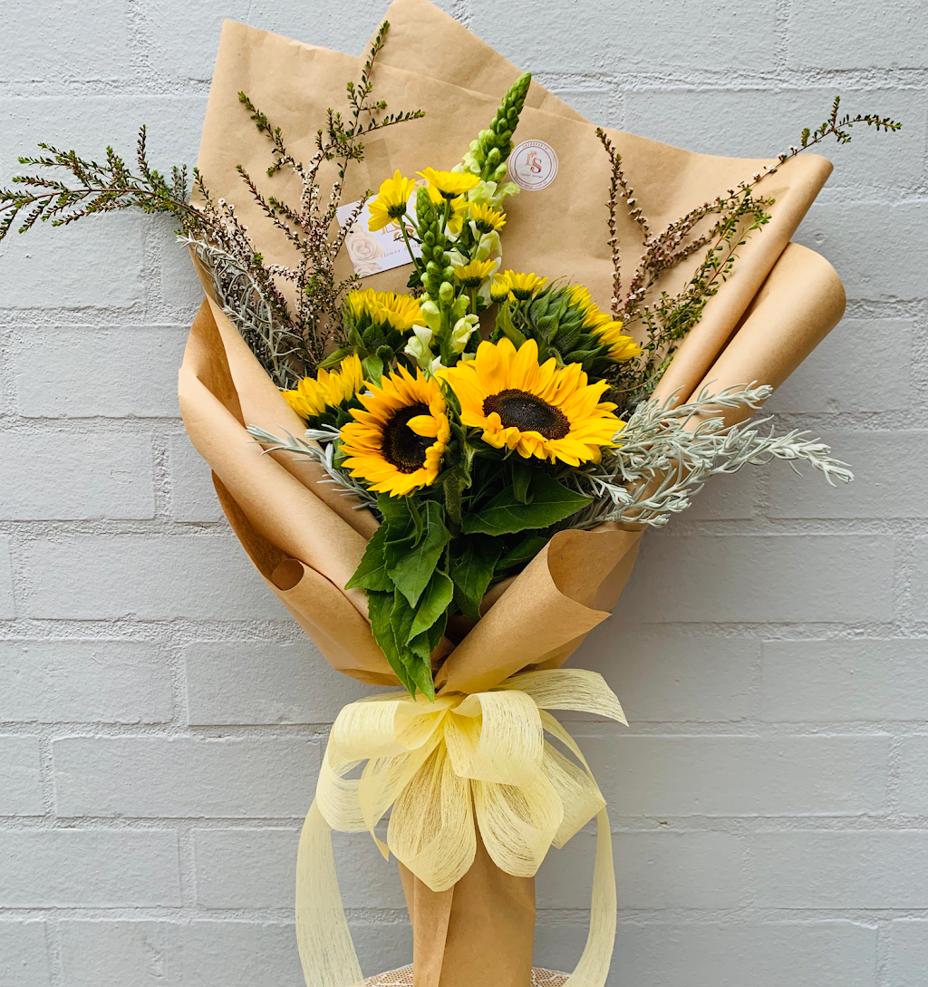 LS FLOWER DESIGN | 157 Ryedale Rd, Denistone NSW 2114, Australia | Phone: 0424 593 979