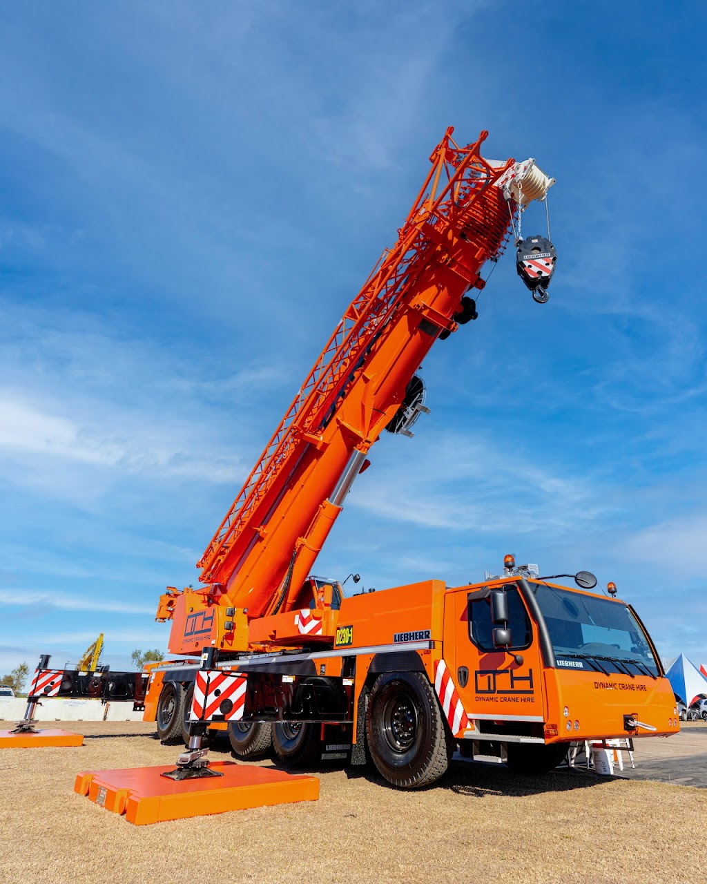 Dynamic Crane Hire | 6 Powell St, Emerald QLD 4720, Australia | Phone: 0458 923 657