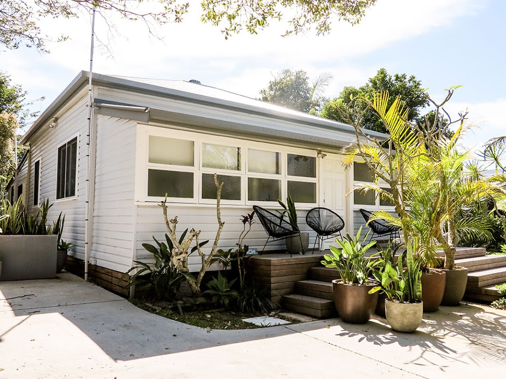 Lenas Beach House Byron Bay | 3 Burns St, Byron Bay NSW 2481, Australia | Phone: (02) 6684 6052