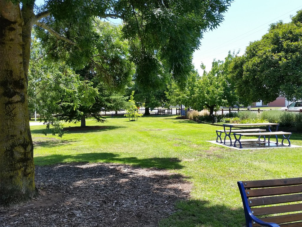 Soldiers Memorial Park | Stratford VIC 3862, Australia