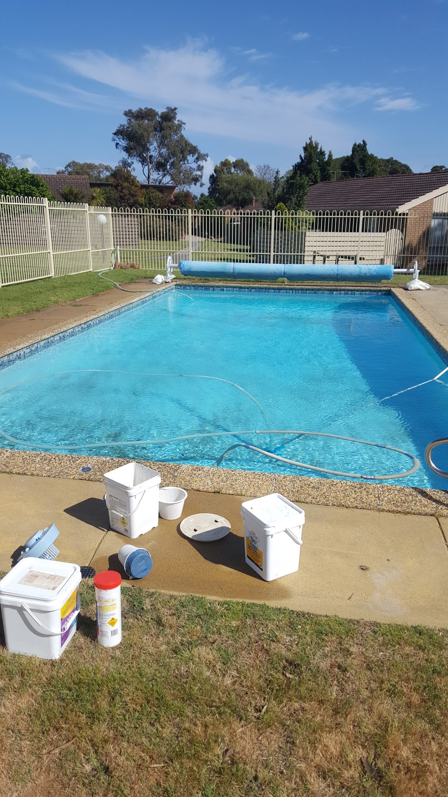 Chriss Pool Services | 160 Lyrebird Dr, Carrum Downs VIC 3201, Australia | Phone: 0405 130 019