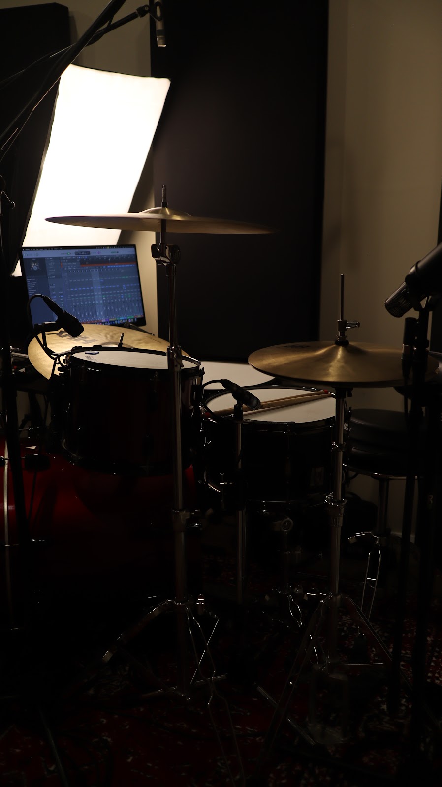 Lampstand Studio | 16 Galway Bay Dr, Ashtonfield NSW 2323, Australia | Phone: 0490 541 882