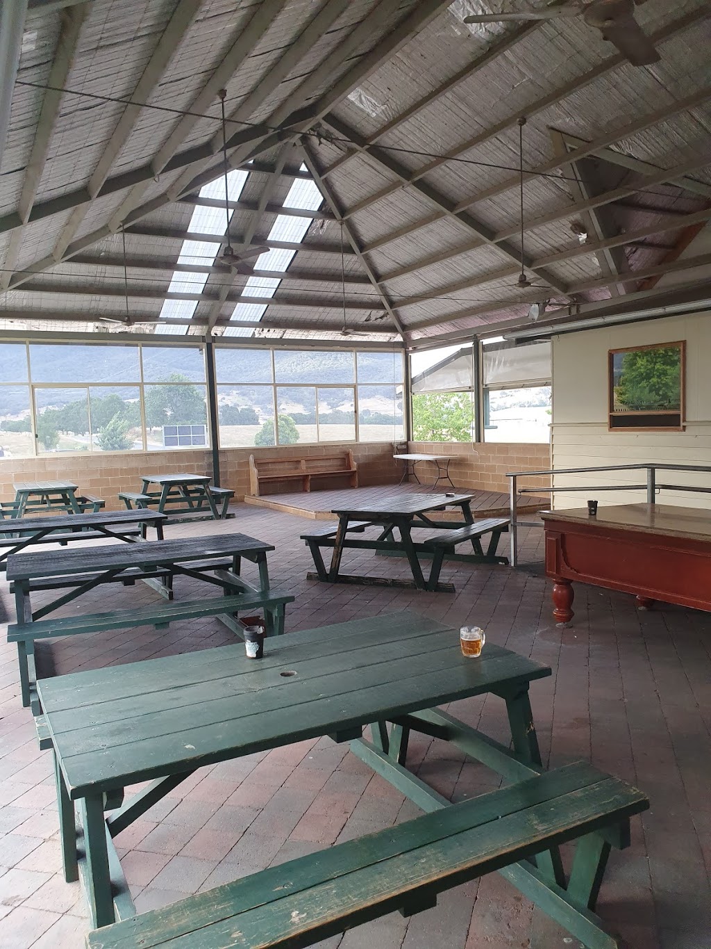 The Dederang Pub | 4326 Kiewa Valley Highway, Dederang VIC 3691, Australia | Phone: (02) 6028 9325