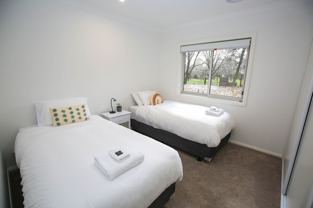 Alpine Escape | 1 Wood St, Porepunkah VIC 3740, Australia | Phone: (03) 5759 2555