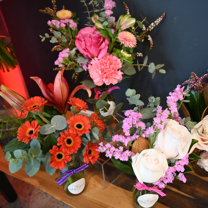 Petals n Blooms | Shop 12c/90-98 Glenmore Ridge Dr, Glenmore Park NSW 2745, Australia | Phone: 0405 765 432