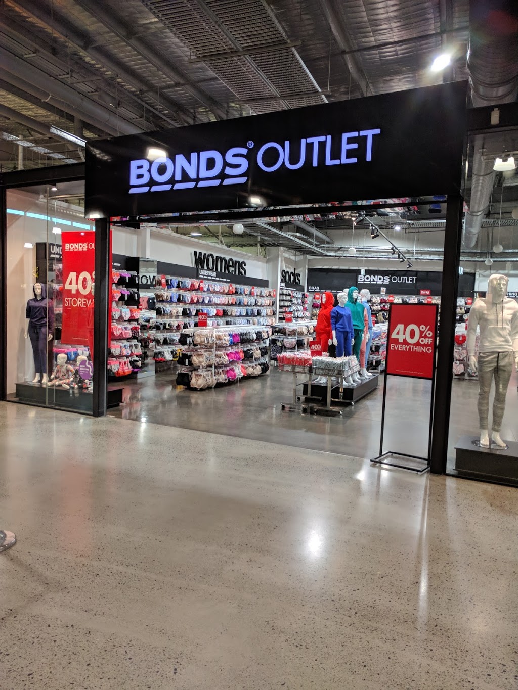 Bonds | clothing store | 100 Bulla Rd, Essendon VIC 3041, Australia | 0393799320 OR +61 3 9379 9320