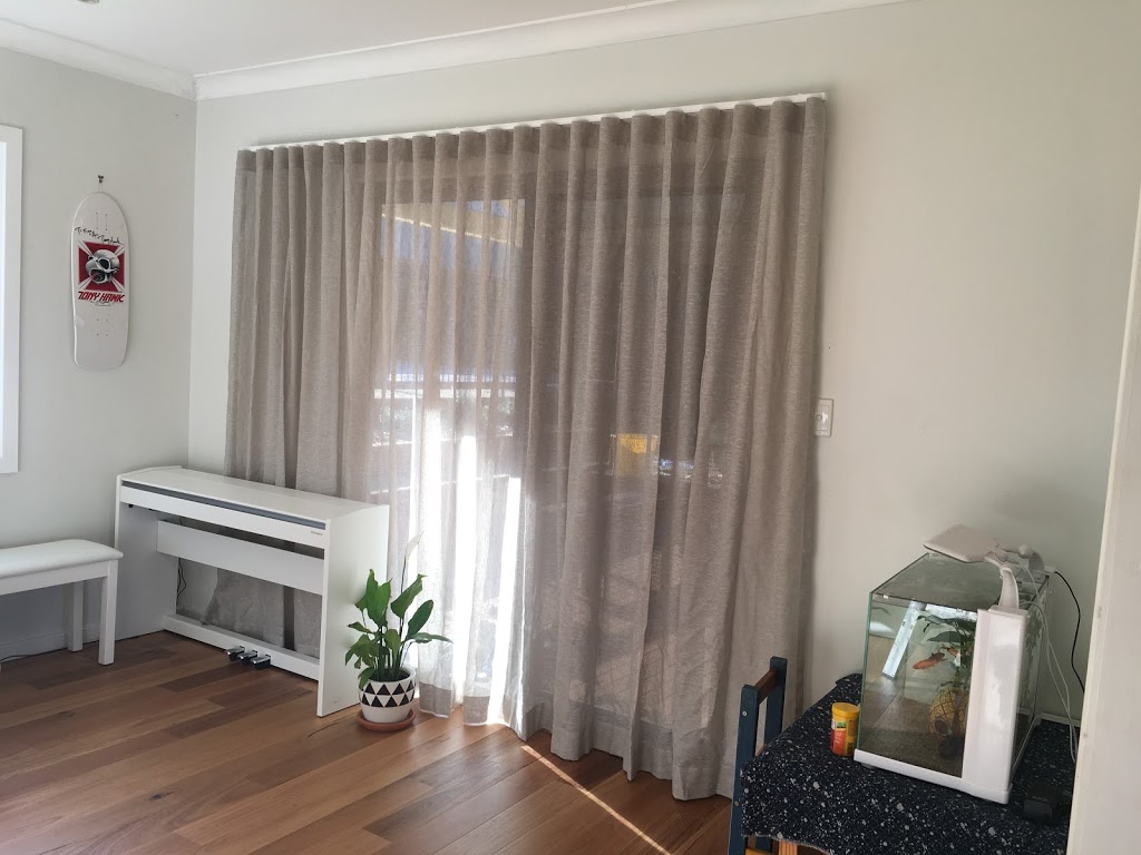 Hunter blinds & curtains | 14 Honeyeater Pl, Tingira Heights NSW 2290, Australia | Phone: (02) 4948 4202