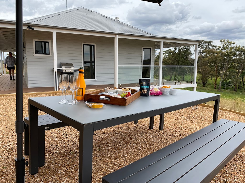 Aurora Guesthouse | 167 Carbine Rd, Forest Reefs NSW 2798, Australia | Phone: 0407 262 494