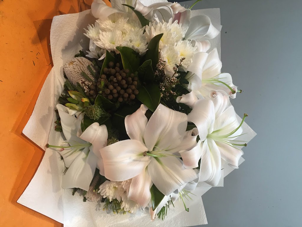 Blooms of Noosa eBoutique Florist | Kauri Cres, Peregian Springs QLD 4573, Australia | Phone: (07) 5471 3121