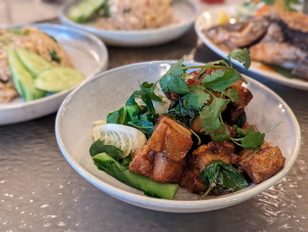New Town Thai, West HQ | 33 Railway St, Rooty Hill NSW 2766, Australia | Phone: (02) 9625 5500