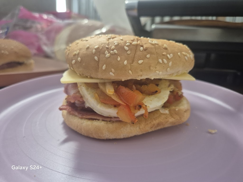 Takeaway on Castlereagh | 11 Castlereagh St, Gilgandra NSW 2827, Australia | Phone: 0412 121 630
