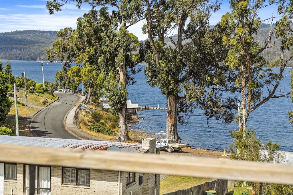 Dover Bay Cottages | 49 Bay View Rd, Dover TAS 7117, Australia | Phone: 0486 045 888