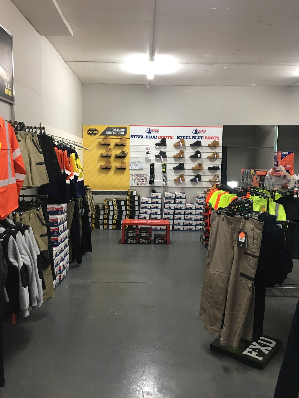 Federal Workwear | clothing store | 124 Wentworth Ave, Banksmeadow NSW 2019, Australia | 0297007909 OR +61 2 9700 7909
