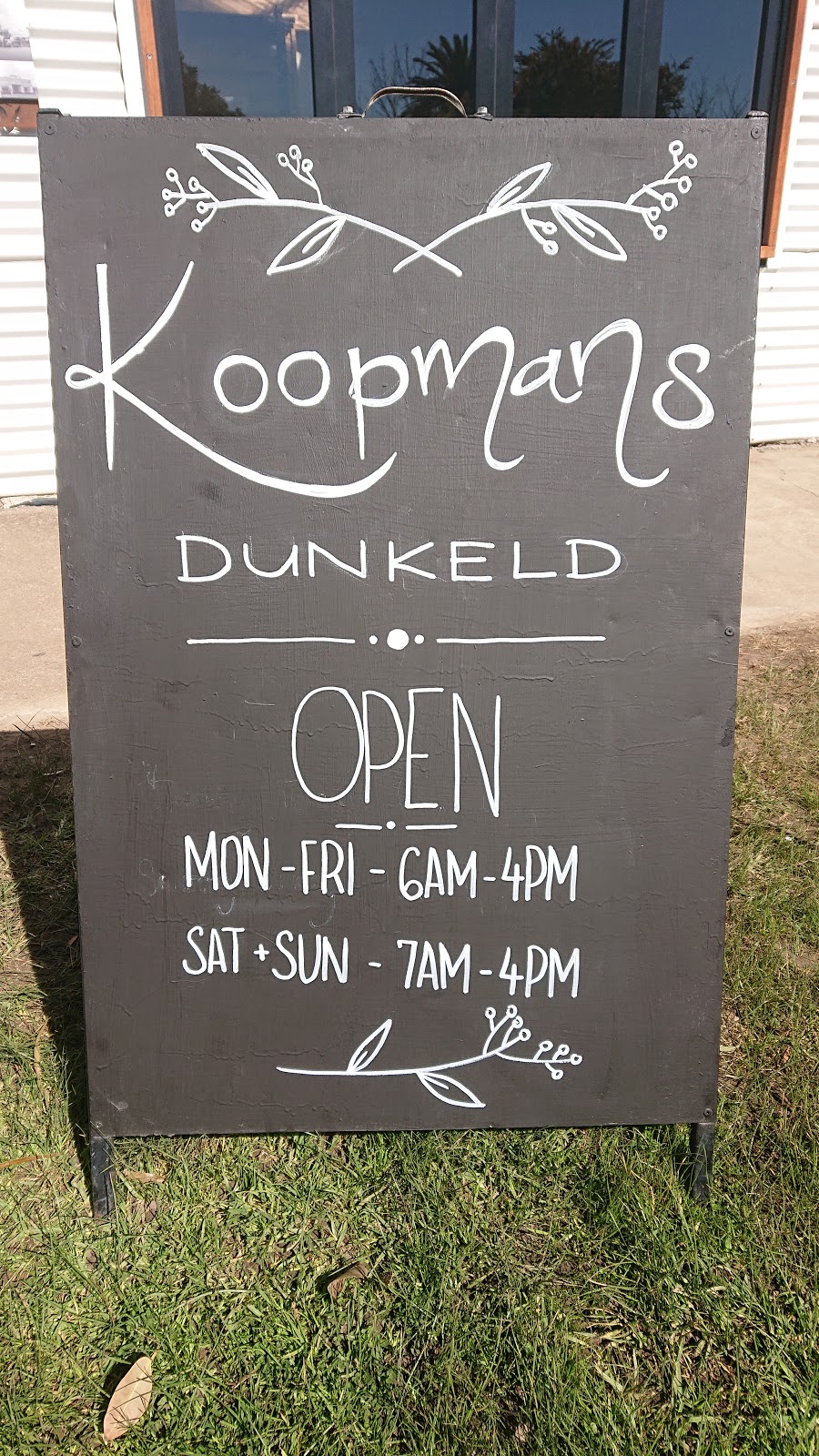 Koopmans Dunkeld | cafe | 95 Parker St, Dunkeld VIC 3294, Australia | 0432024933 OR +61 432 024 933