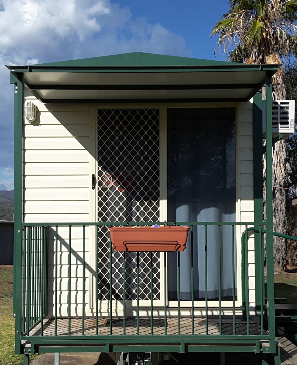 Kootingal Kourt Caravan Park | New England Hwy, Kootingal NSW 2352, Australia | Phone: (02) 6760 3103