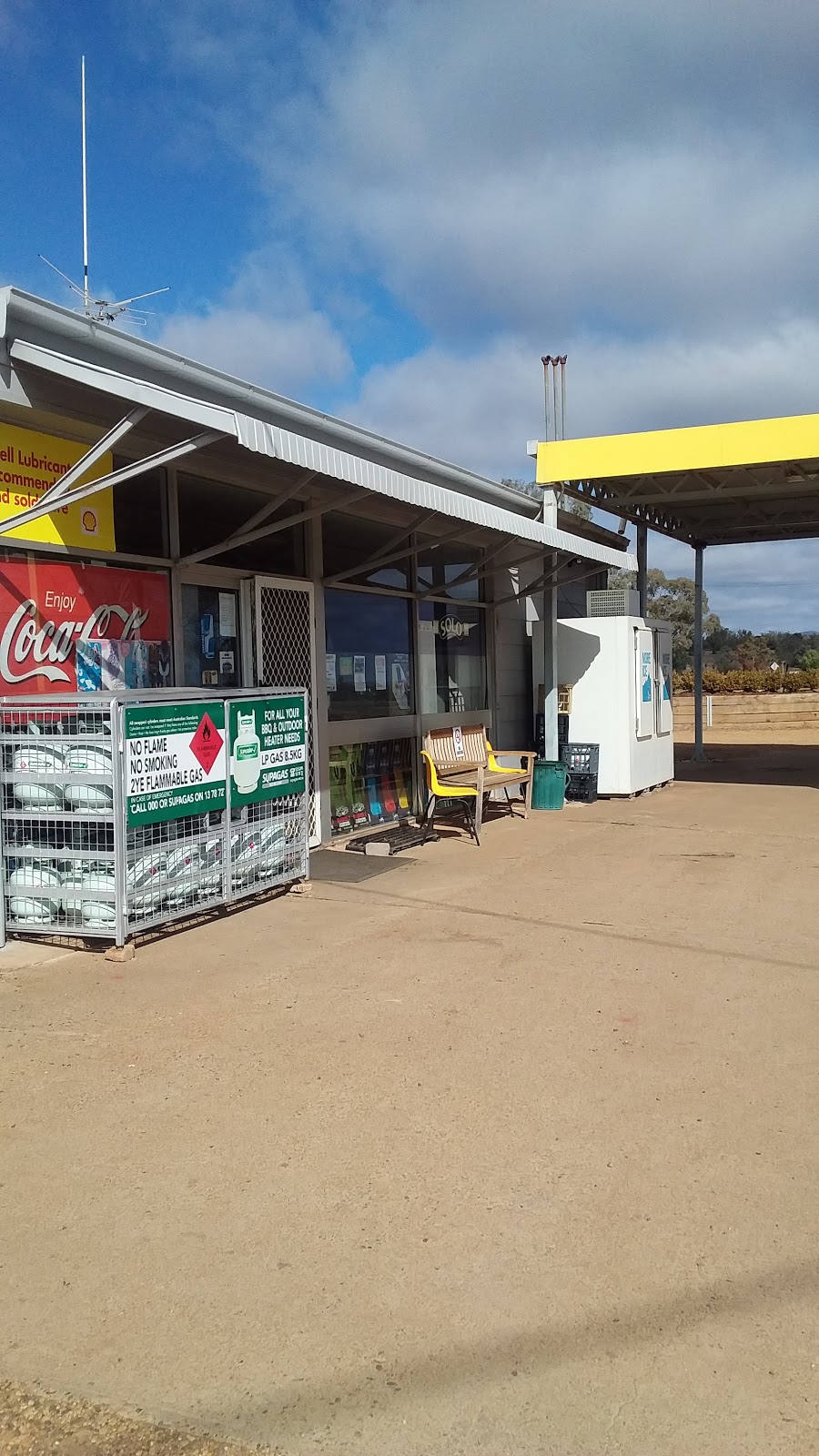 Mullaley Roadhouse | gas station | 11530 Black Stump Way, Mullaley NSW 2379, Australia | 0267437988 OR +61 2 6743 7988