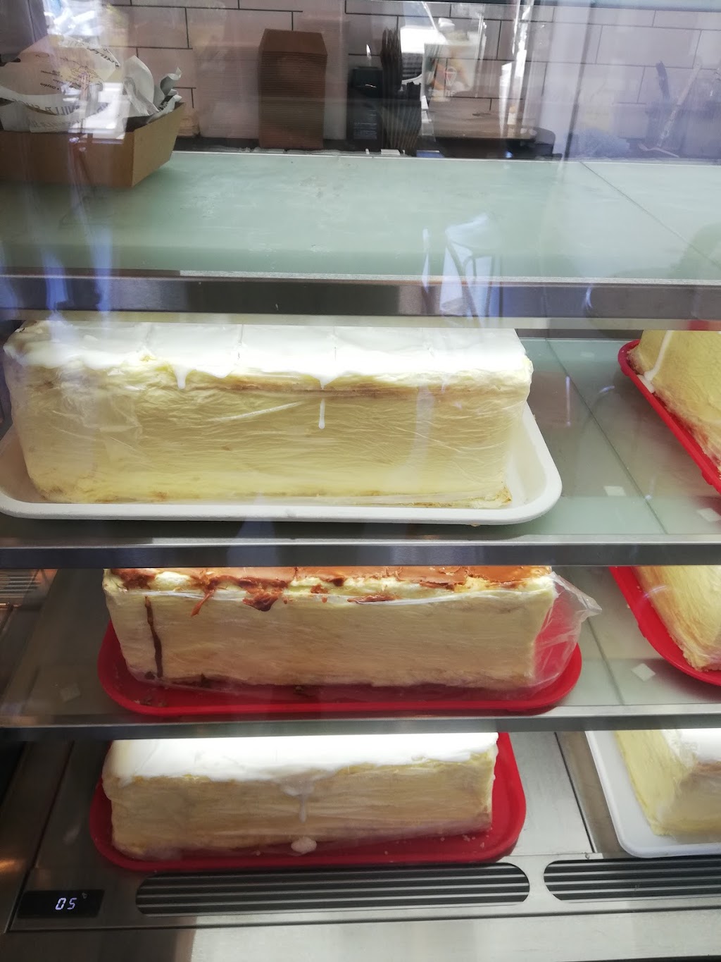 Flinders Vanilla Slice | bakery | 272 Warrigal Rd, Cheltenham VIC 3192, Australia | 0385221115 OR +61 3 8522 1115