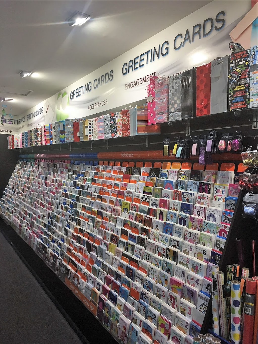 News N More Bathurst | book store | Shop 19 Stockland Shopping Centre, 46-52 William St, Bathurst NSW 2795, Australia | 0263319799 OR +61 2 6331 9799