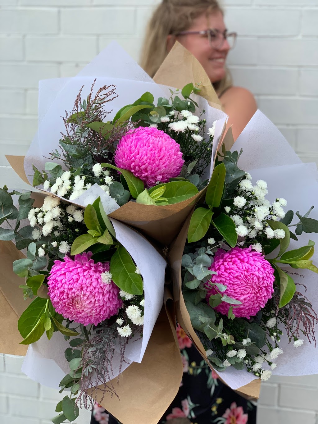 Redcliffe City Florist | 261 Victoria Ave, Redcliffe QLD 4020, Australia | Phone: (07) 3883 3000