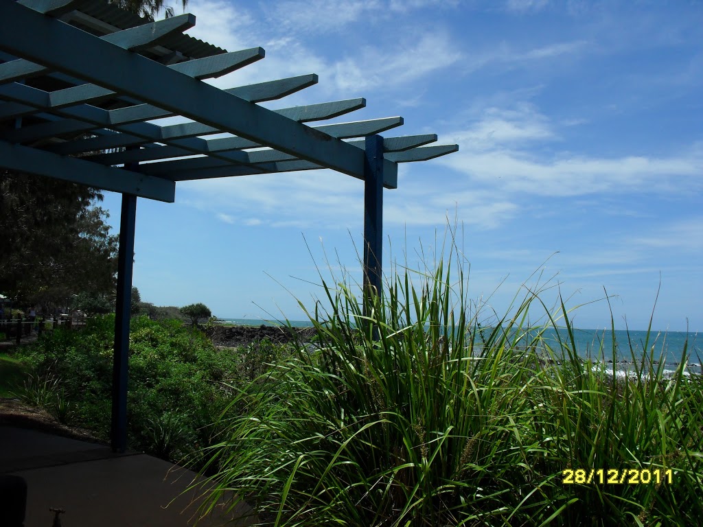 Bradlees on the Beach | meal takeaway | Shop 2 52 Esplanade, Bargara QLD 4670, Australia | 0741592183 OR +61 7 4159 2183