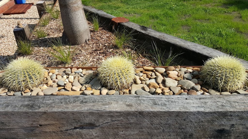 Steel and Stone Retaining Walls - Installations Melbourne | general contractor | 27-29 Sweet Wattle Dr, Cranbourne South VIC 3977, Australia | 0409933012 OR +61 409 933 012