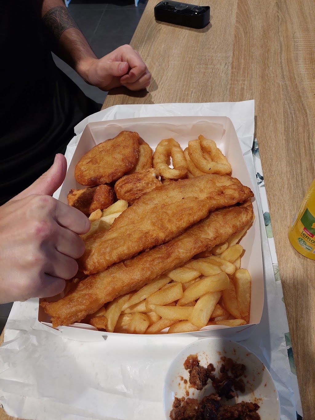 Central Fish and chips | restaurant | 6/43 Siding Ave, Officer VIC 3809, Australia | 0359184500 OR +61 3 5918 4500