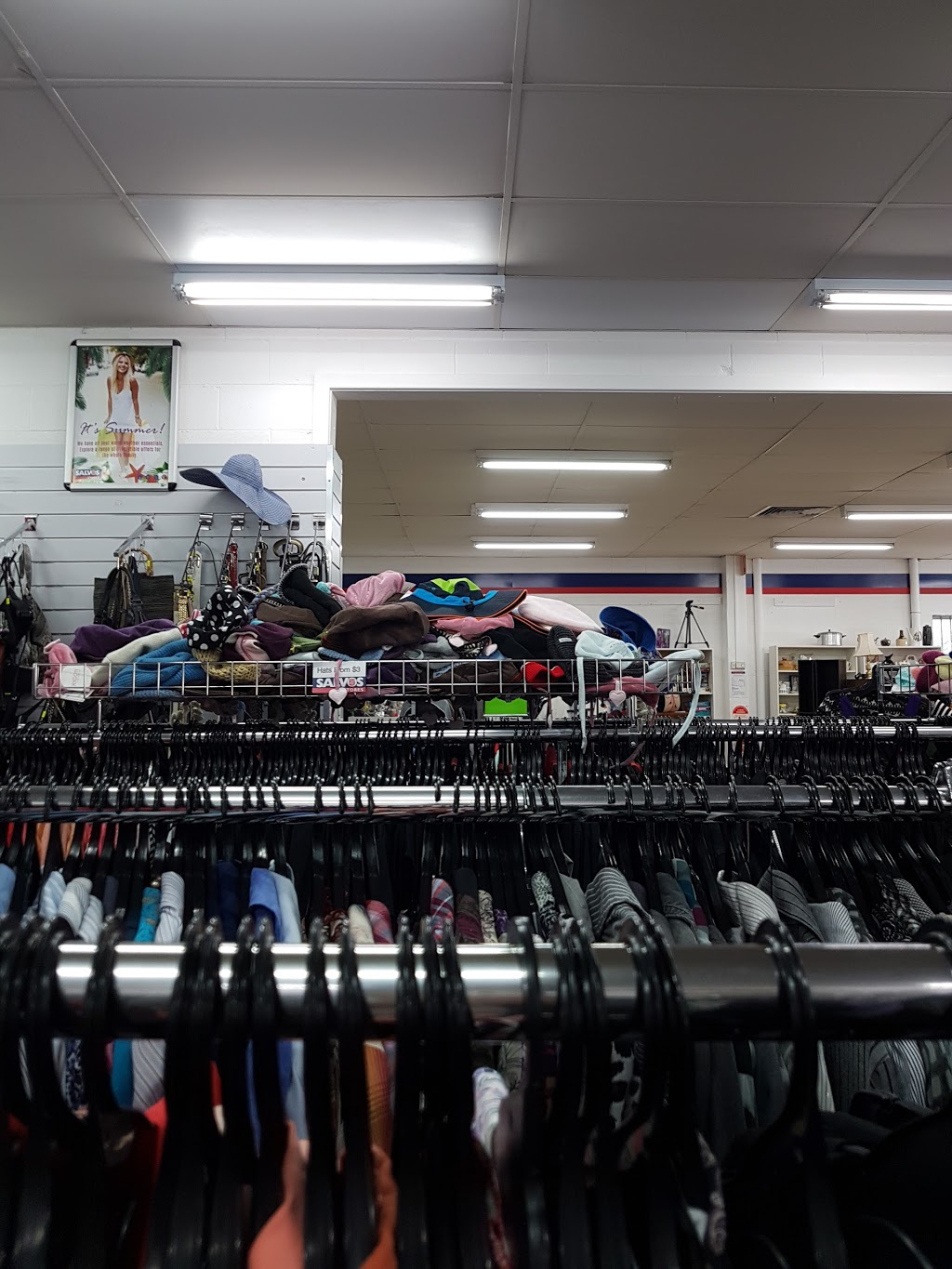 Salvos Stores Gosford | 348 Mann St, Gosford NSW 2250, Australia | Phone: (02) 4325 3101