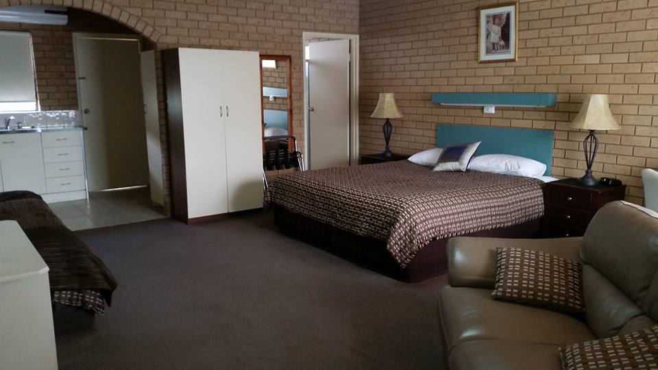 Sunrise Motel | lodging | 85-87 Vermont St, Barooga NSW 3644, Australia | 0358734402 OR +61 3 5873 4402