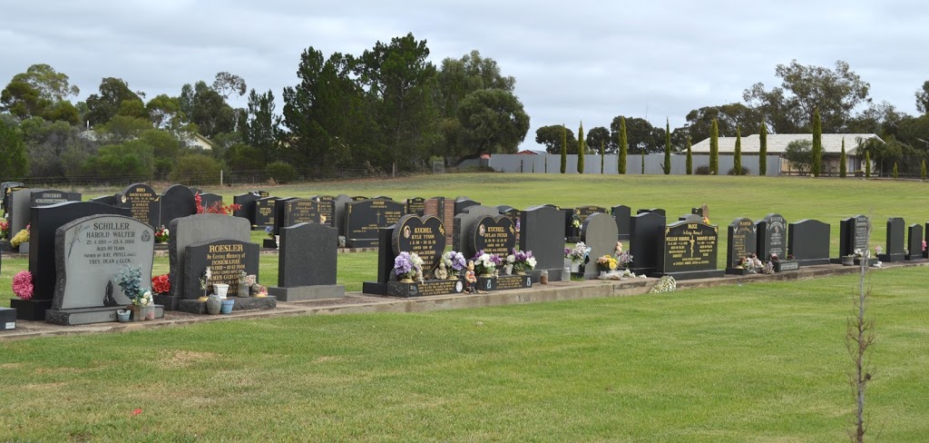 Waikerie and Districts General Cemetery | cemetery | 46 Strangman Rd, Waikerie SA 5330, Australia