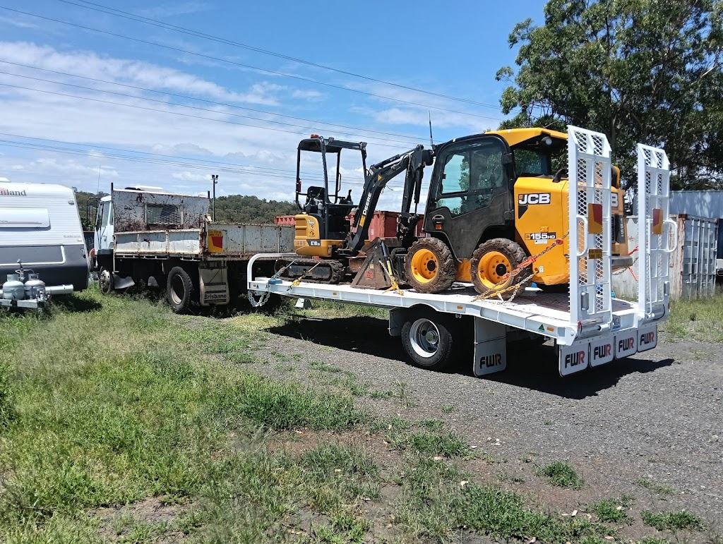 Digger up earthworks | 90 Carrington Rd, Torrington QLD 4350, Australia | Phone: 0448 194 357