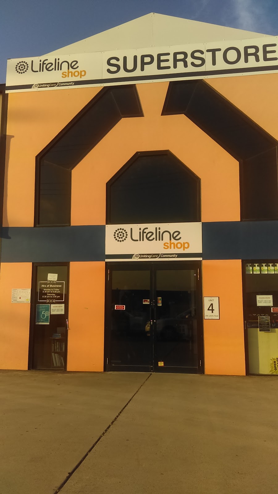 Lifeline Superstore | store | Brendale QLD 4500, Australia | 0738813586 OR +61 7 3881 3586