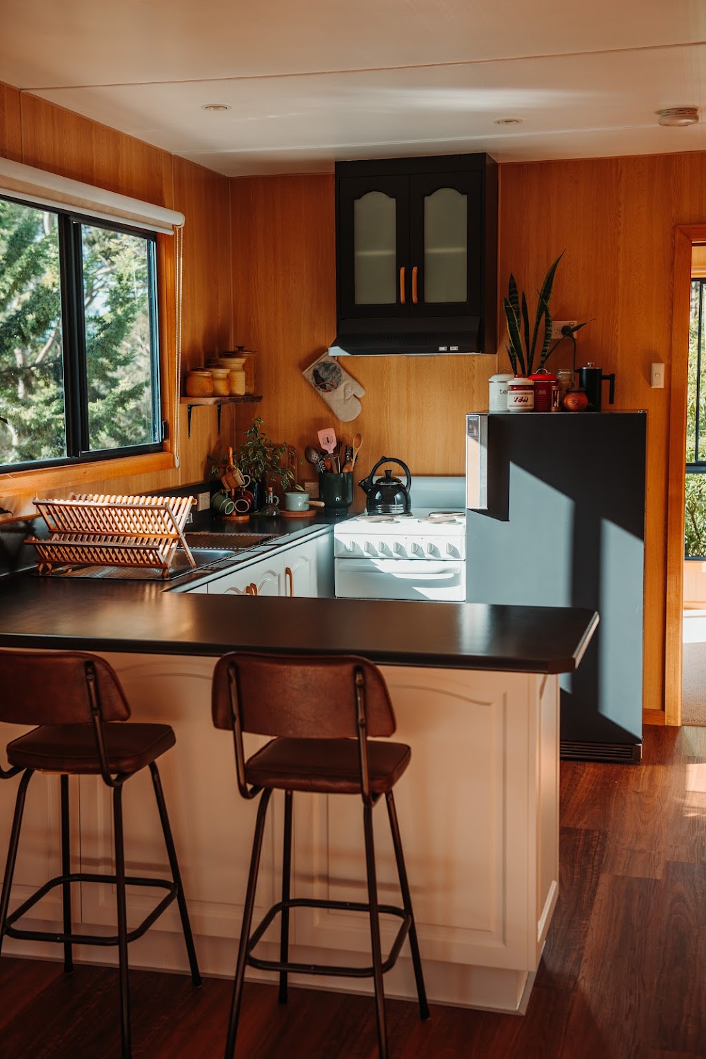 Kelp Cabin | 46 Lagoon Rd, White Beach TAS 7184, Australia | Phone: 0408 300 819