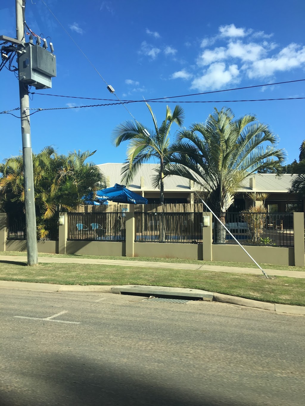 The Palms Motel, Chinchilla | lodging | 64-70 Warrego Hwy, Chinchilla QLD 4413, Australia | 0746729888 OR +61 7 4672 9888
