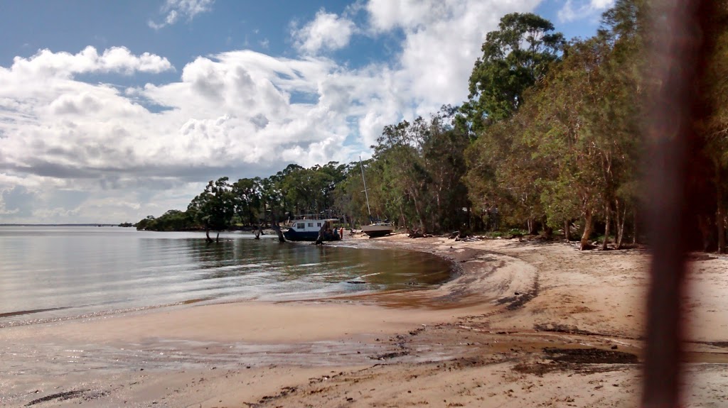 Tingira Boat Club |  | 91 Coast Rd, MacLeay Island QLD 4184, Australia | 0734095341 OR +61 7 3409 5341