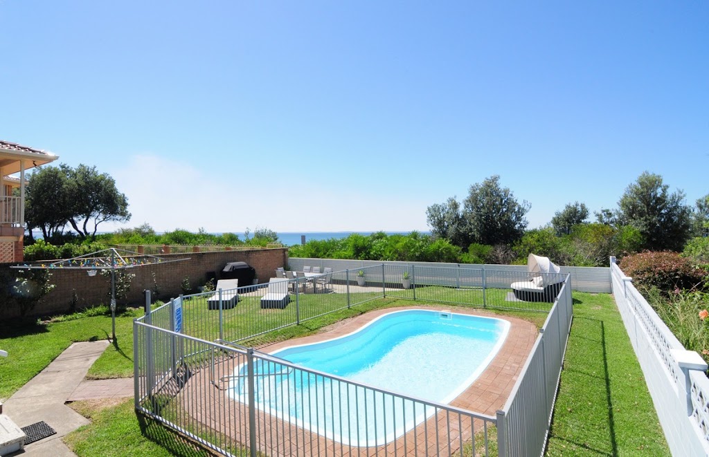 Bella Blu Beach House | Jervis Bay Rentals | lodging | 126 Elizabeth Dr, Vincentia NSW 2540, Australia | 0244076007 OR +61 2 4407 6007