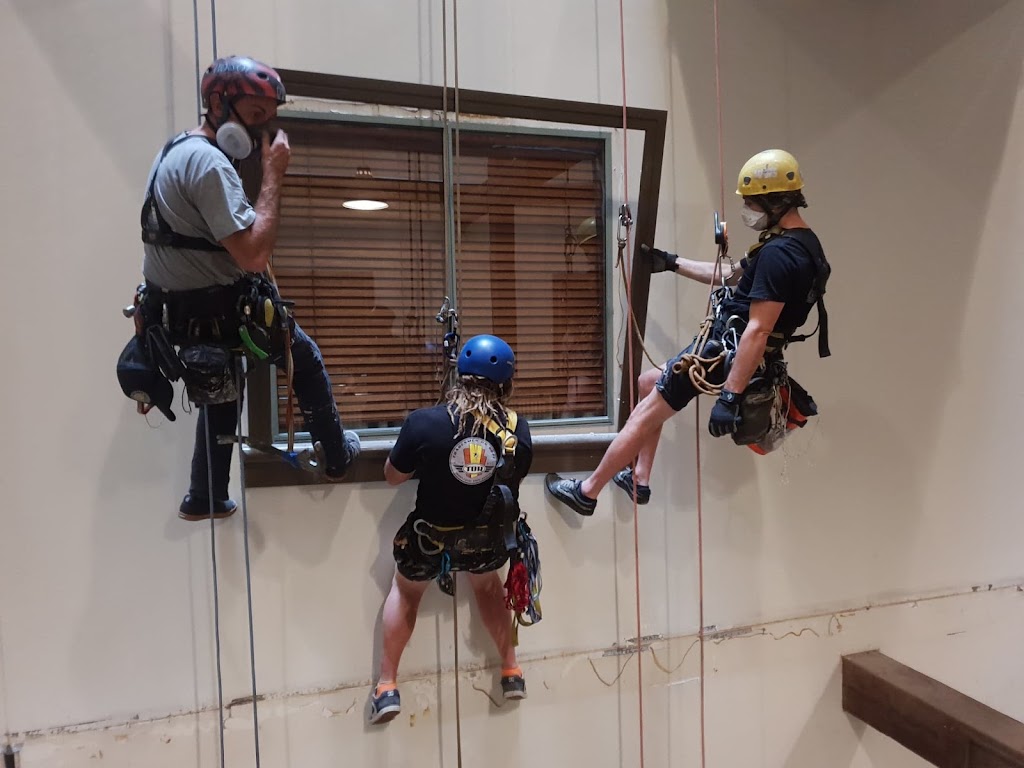 Tradesmen On Rope | 98 Woodlands Rd, Taren Point NSW 2229, Australia | Phone: 0410 552 918
