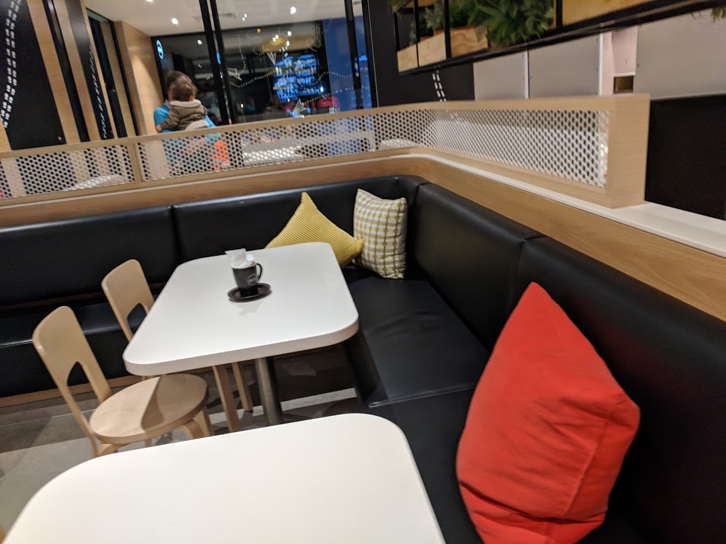 McDonalds Pakenham South | 71 Bald Hill Rd, Pakenham South VIC 3810, Australia | Phone: (03) 5942 2500