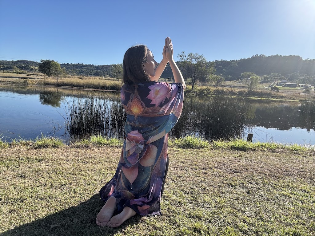 3 Fold Light | 21 Summerholm Rd, Summerholm QLD 4341, Australia | Phone: 0432 531 694