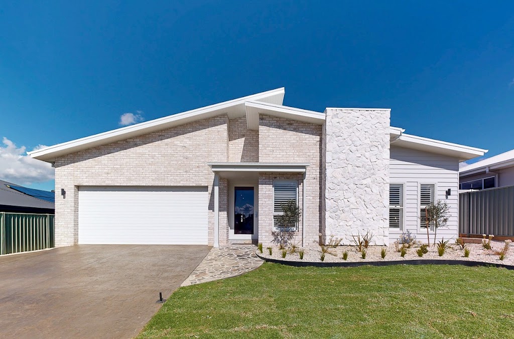 Stroud Homes Dubbo Exhibition Home | 85 Lincoln Parkway, Dubbo NSW 2830, Australia | Phone: 0485 868 893