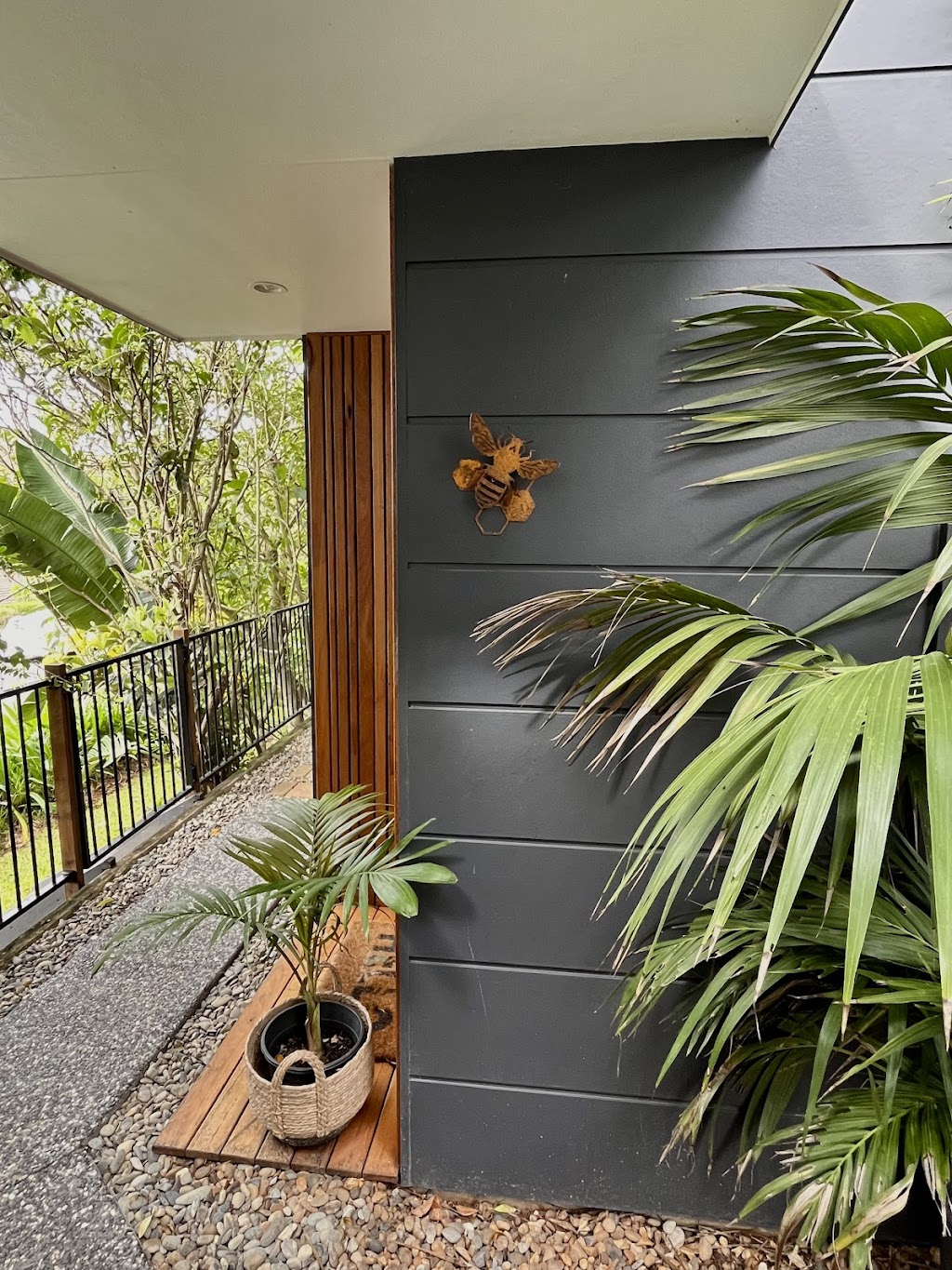 Sunnyside Studio | 7 Nelson St, Port Macquarie NSW 2444, Australia | Phone: 0423 072 663