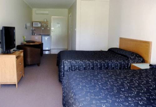 Early Settlers Motel | 14 Barooga Rd, Tocumwal NSW 2714, Australia | Phone: (03) 5874 2300