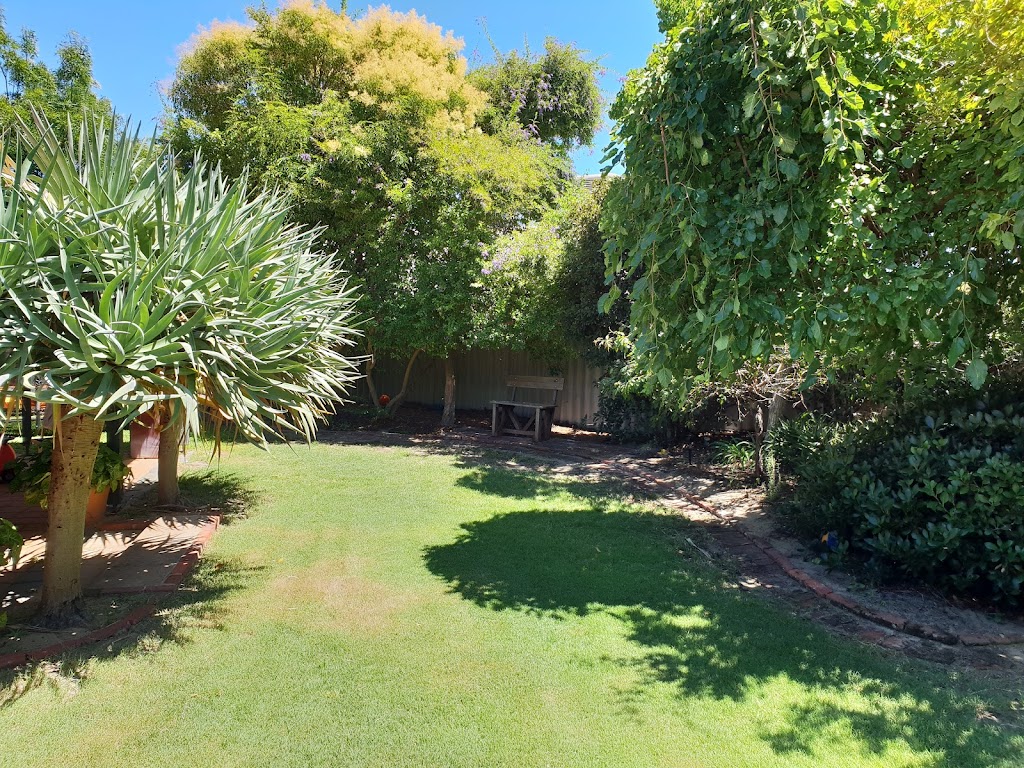 Coastal lawns & Gardens | 28 Gardiner Heights, Kinross WA 6028, Australia | Phone: 0414 128 028