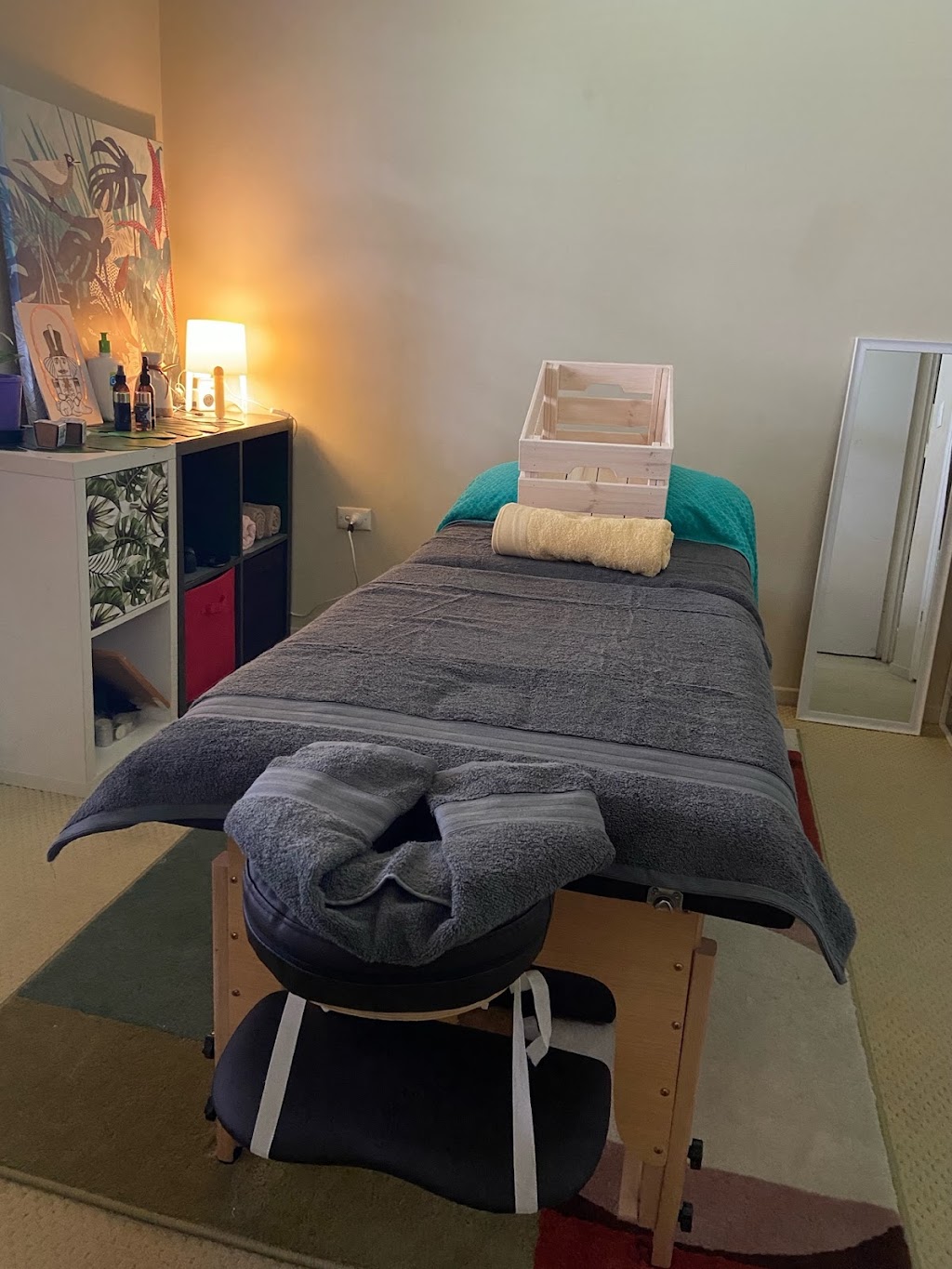 Knotcracker massage studio | 2 Cosway St, Hillcrest QLD 4118, Australia | Phone: 0420 668 195