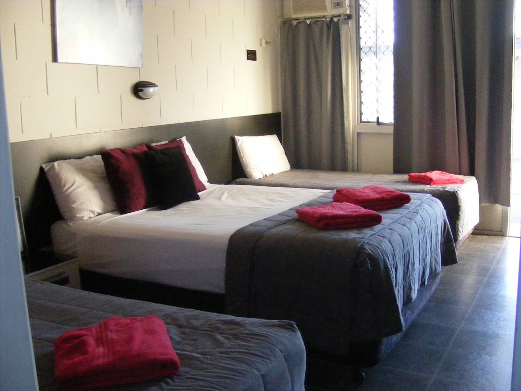 Motel Lodge | 100 Gladstone Rd, Allenstown QLD 4700, Australia | Phone: (07) 4927 5374