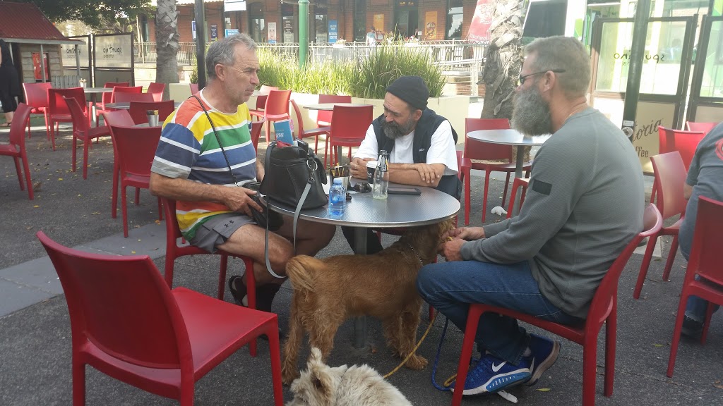 IGA X-press Beacon Cove | 103 Beach St, Port Melbourne VIC 3207, Australia | Phone: (03) 9645 1355