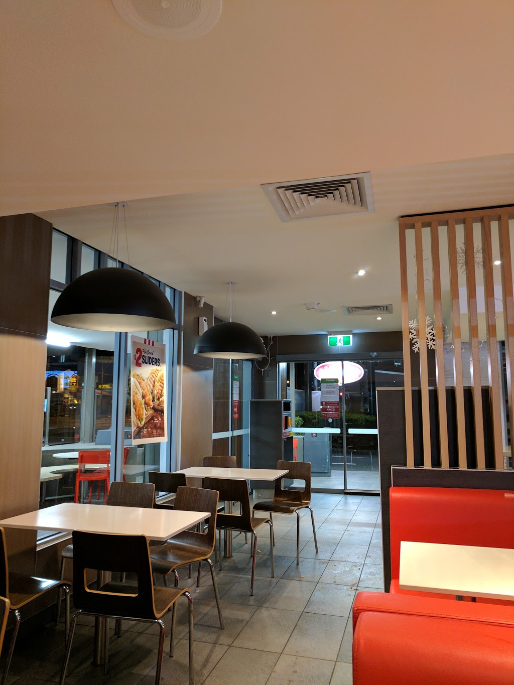 KFC Thornbury | 379 St Georges Rd, Thornbury VIC 3071, Australia | Phone: (03) 9484 5607