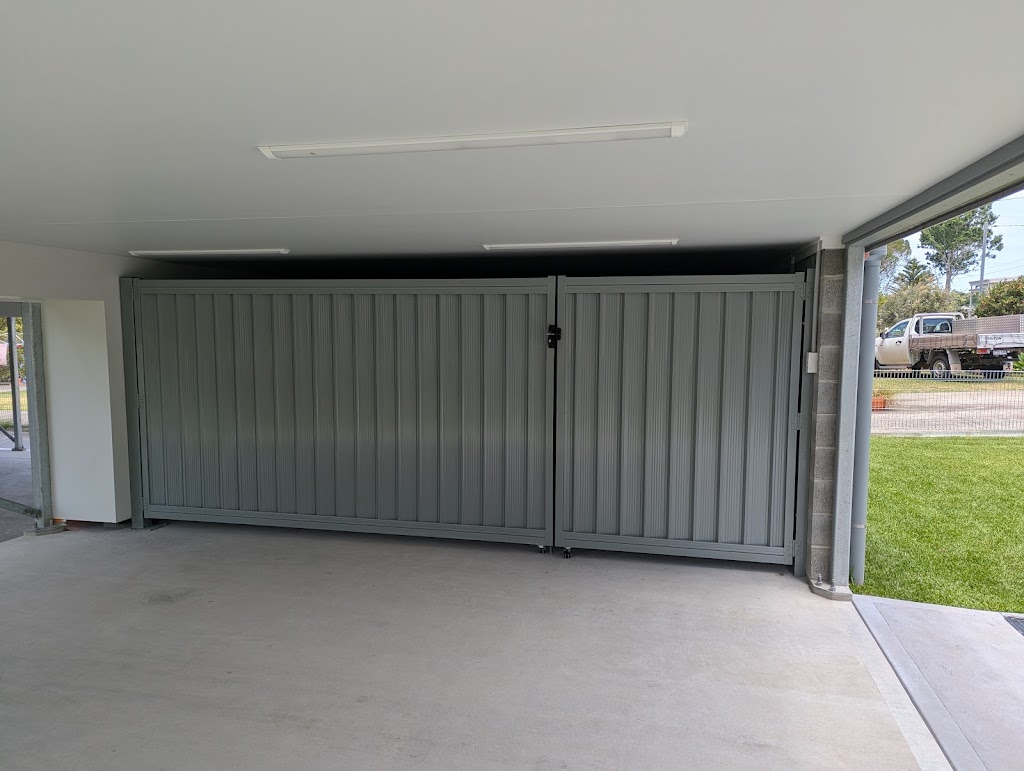 Dolphin Bay Fencing | 18 Pangari Cres, St Georges Basin NSW 2540, Australia | Phone: 0402 312 106