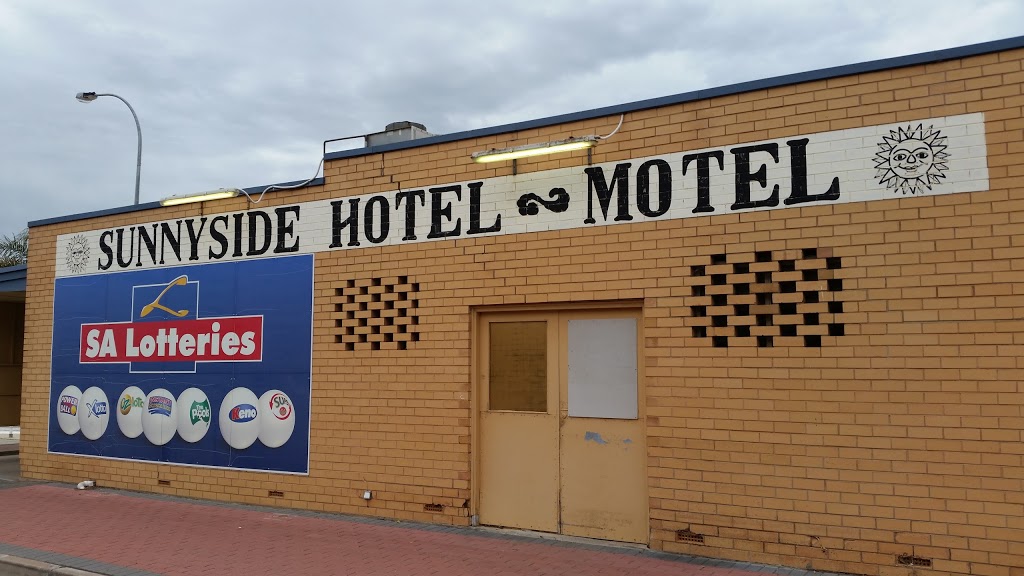 Port Broughton Sunnyside Hotel-Motel | 17 Bay St, Port Broughton SA 5522, Australia | Phone: (08) 8635 2100